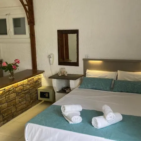Aparthotel Armeno 3*