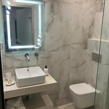 Aparthotel Armeno 3*