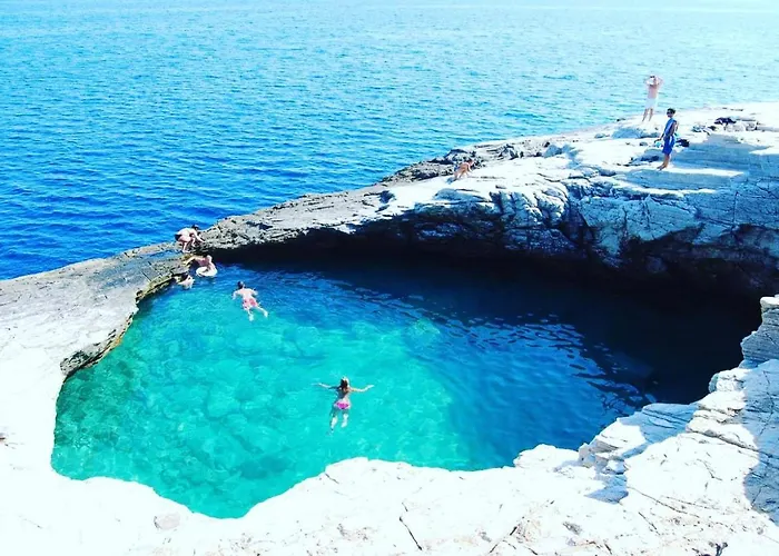 Ξενοδοχείο με διαμερίσματα Armeno 3*