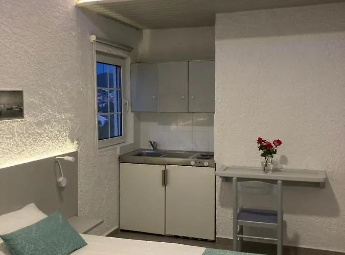 Ξενοδοχείο με διαμερίσματα Armeno Λιμενάρια